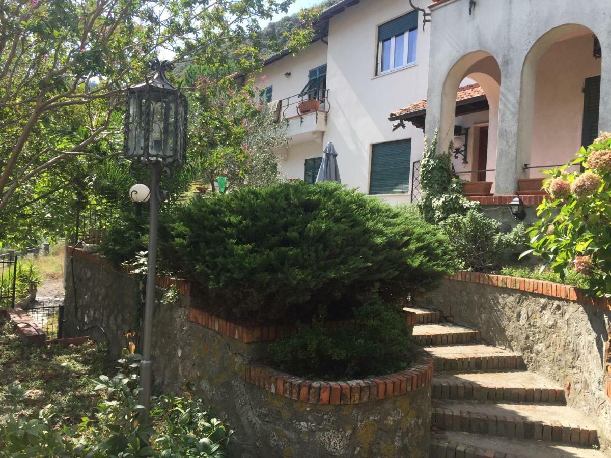 Appartamento In Villa A 5 Km Dal Mare Albisola Superiore Dış mekan fotoğraf